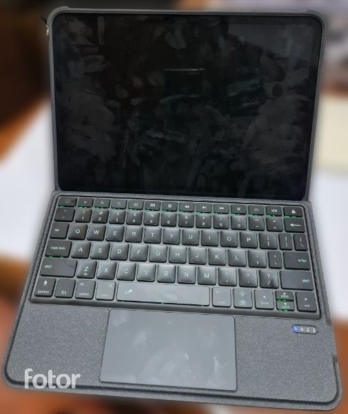 Чехол-клавиатура для iPad 11" M4 Pro