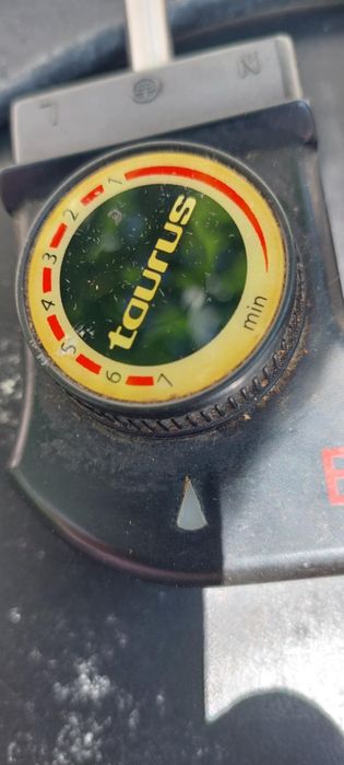 Продавам черна скара