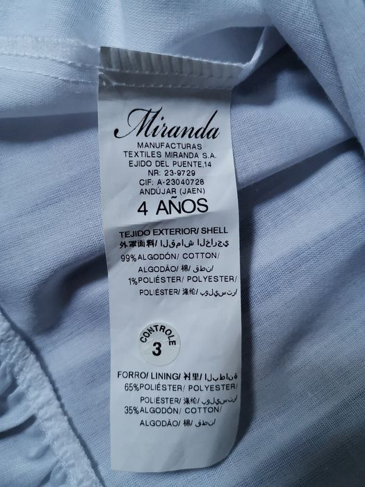 Rochiță pentru fetițe foarte elegantă.