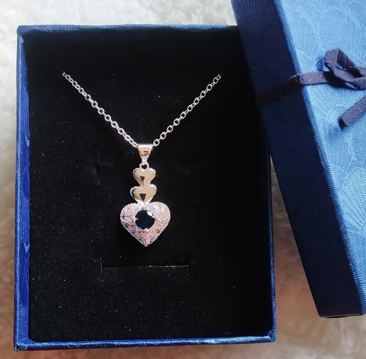 Ново, сребърно колие/ ланец с висулка.12 различни модели. В кутия.