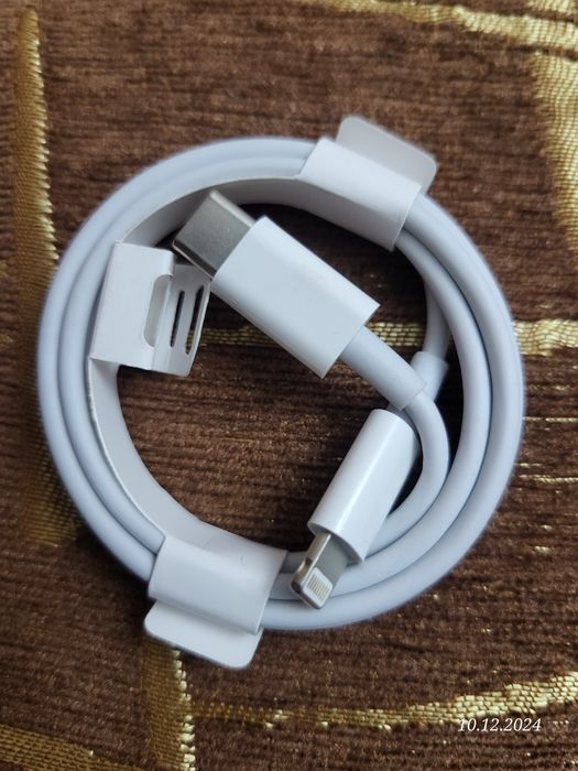 Зарядный кабель для Apple.