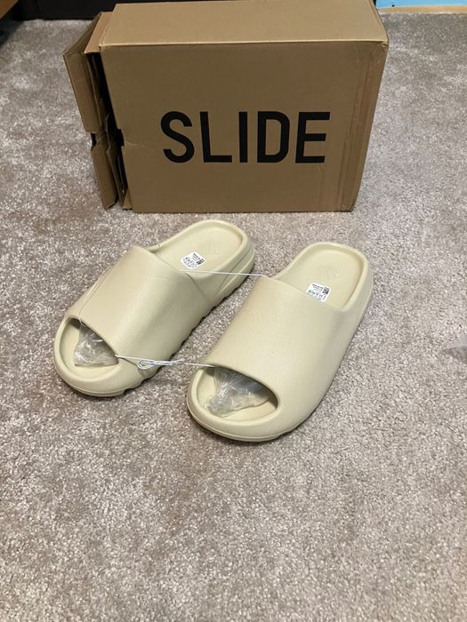 Yeezy Slides - Noi, cu eticheta