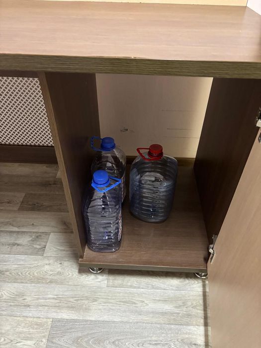 Письменный стол с двумя тумбами