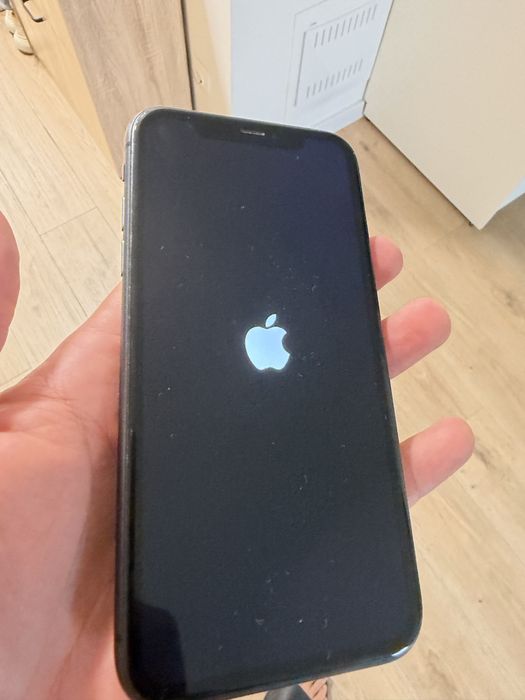 Iphone 11 128 GB черен