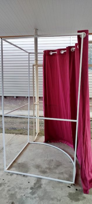 Зона для переодевания + стеллаж для одежды