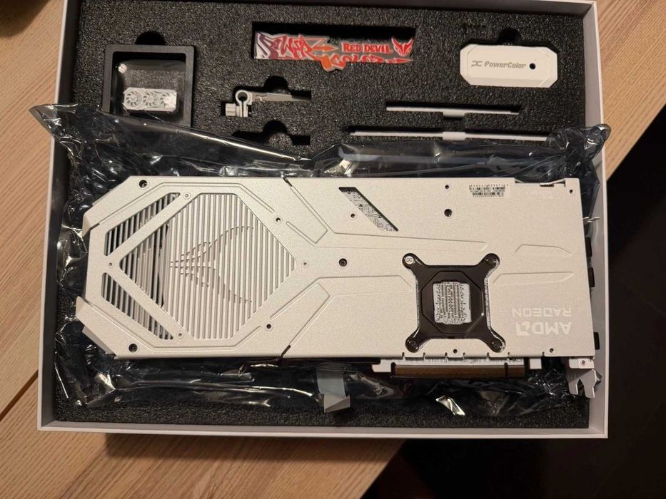 Видео Карта PowerColor Radeon Red Devil Spectral White RX 9070 XT 16GB GDDR6