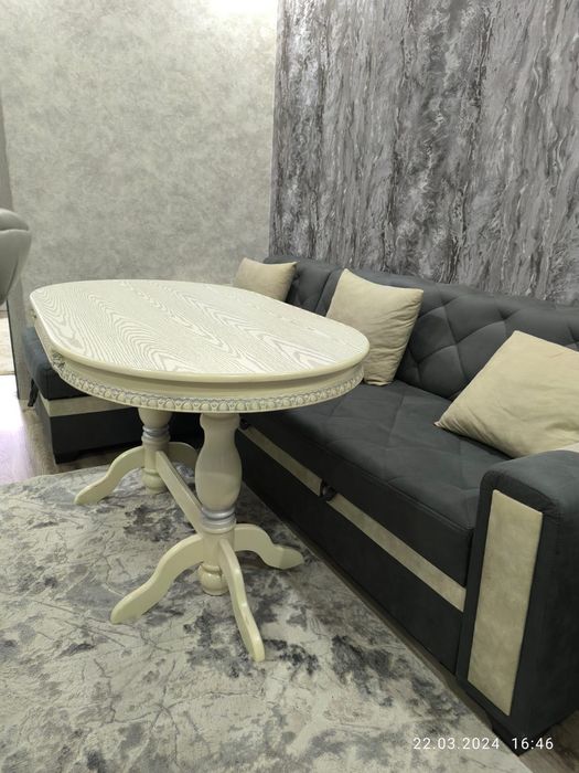 Продается стол размером 140х80х80