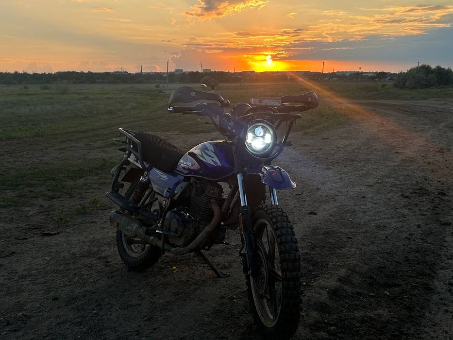 Продам мотоцикл 200 кубов