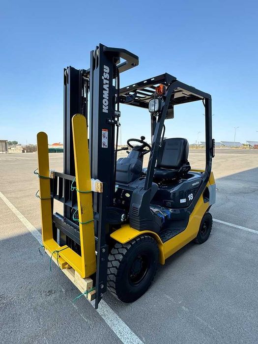 Дизельный погрузчик Komatsu FD18T-21