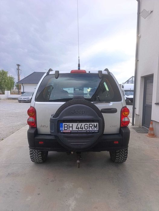 Vand Jeep Cherokee KJ / Motor 2.8 4x4 / Automata