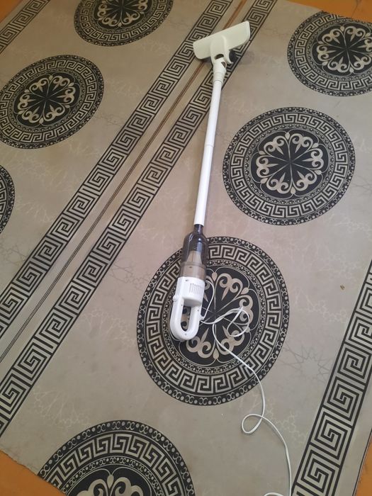 Продаю компактный пылесос