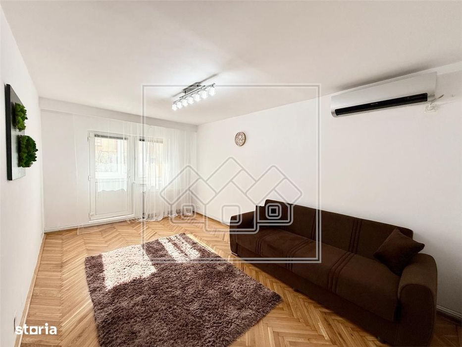 Apartament cu 4 camere si 2 balcoane - etaj 2 - Calea Poplacii