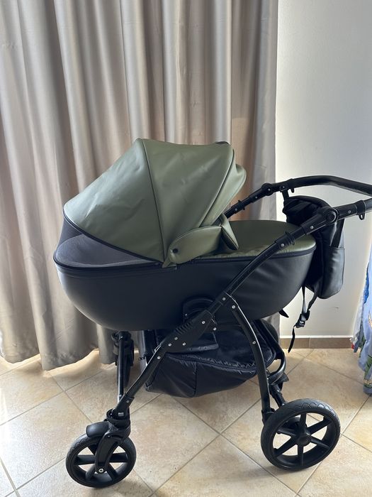 Количка за бебе.