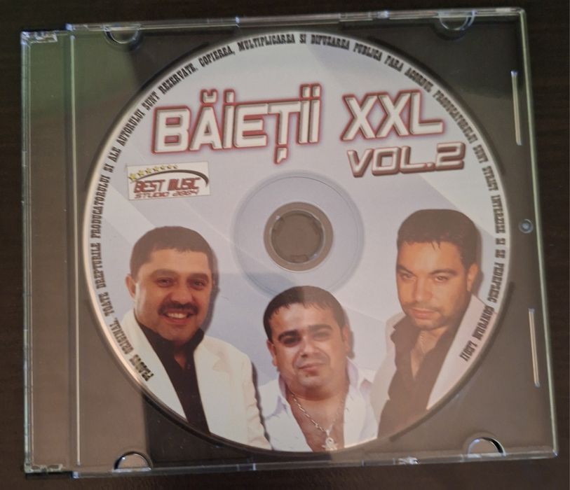 Vând două CD-uri fără copertă