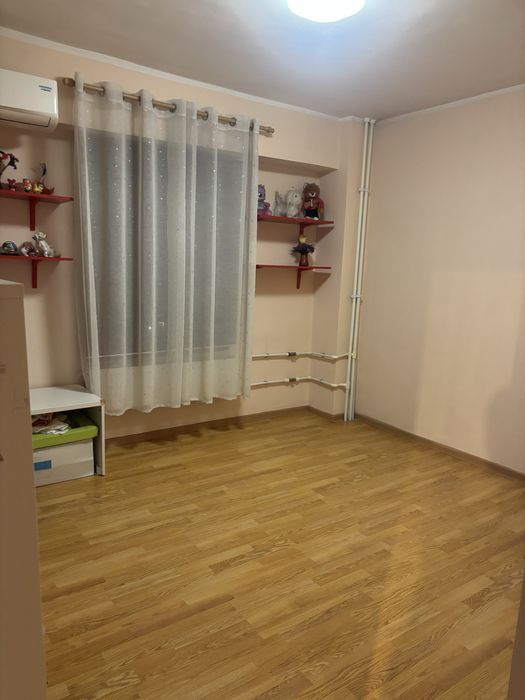 Apartament 3 camere de vanzare