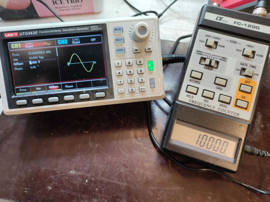 Продава се портативен честотомер за ремонт на мобилни телефони и др.