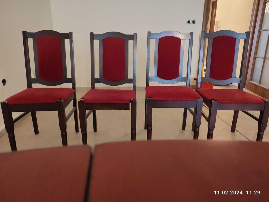 продавам 4 стола модел ЯНТРА-3 от ХЕМУС - Троян; и 1 кръгла маса