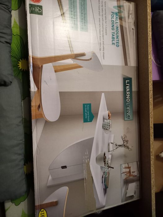 Бяла сгъваема маса