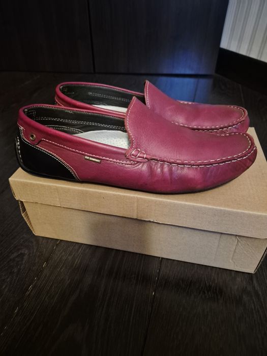 Продаю мужскую обувь