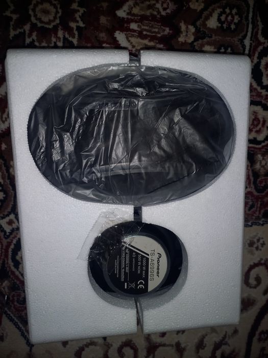 Авто Магнитофон и колонка pioner