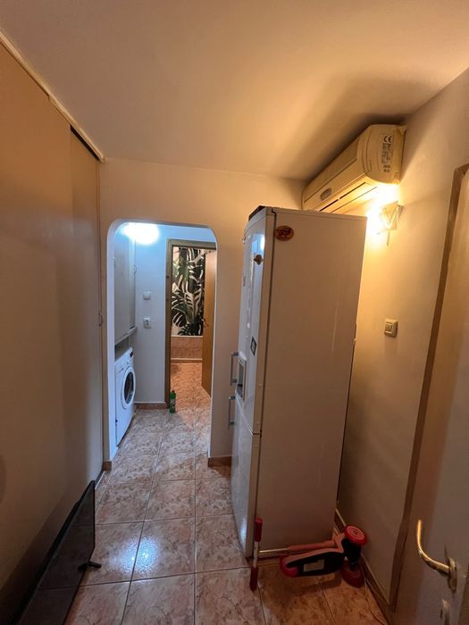 Particular inchiriez apartament 2 camere decomandat