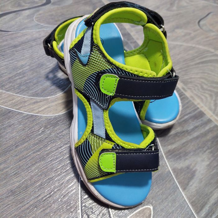 Продам сандали 34р