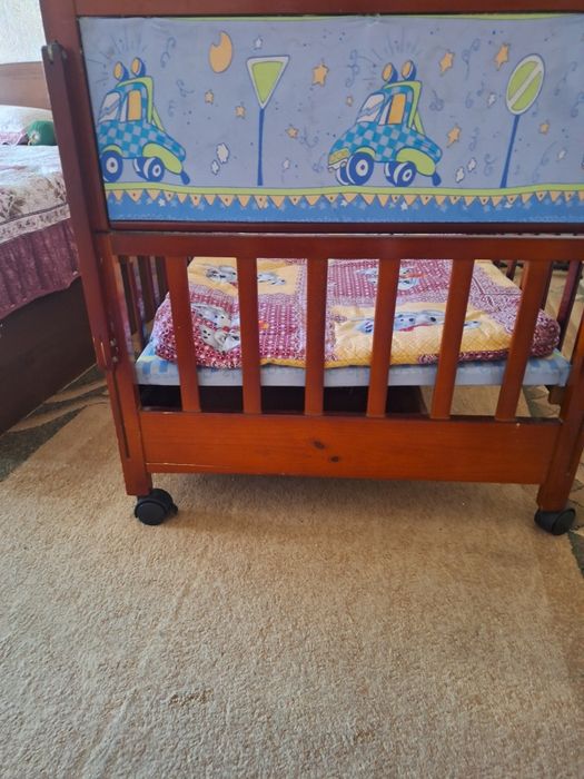 Детскии манеж(кроватка)