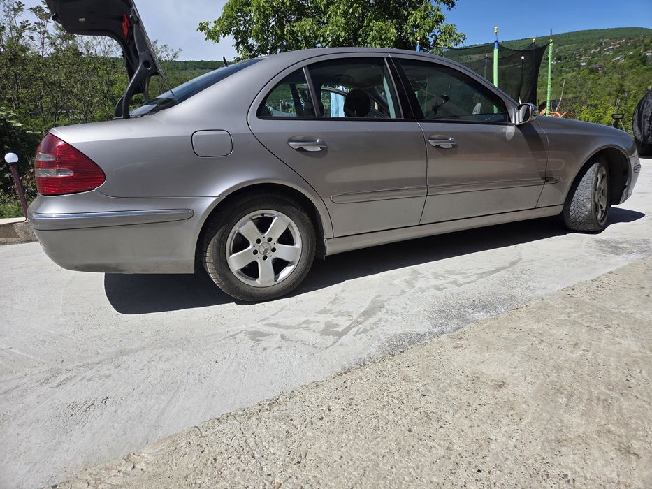 Mercedes E class W211