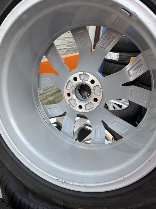 Roti Jante Aliaj 20 Montero Original Vw Touareg 3 CR Cu Anvelope Pirelli 285/45/20 Ca Noi