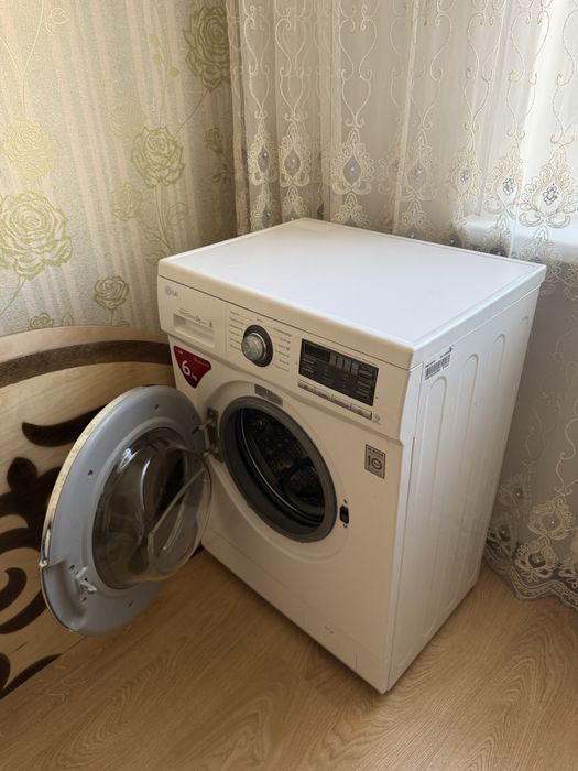 Продам машинку стиральную