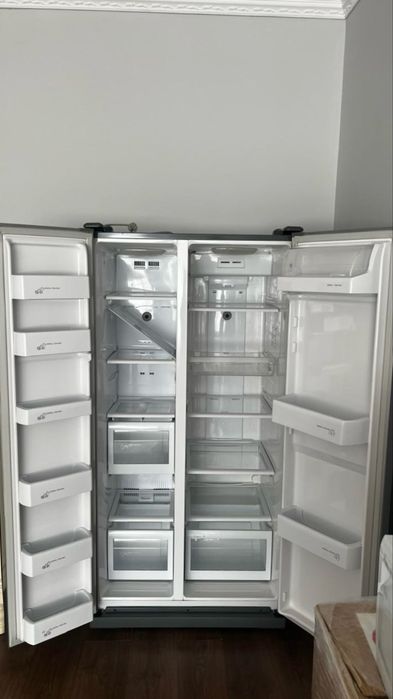 Продается холодильник Samsung