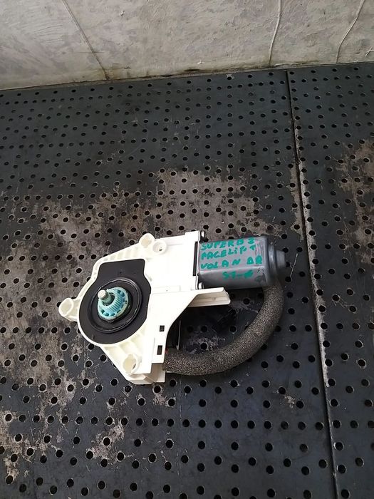 Motoras macara stanga fata skoda superb 2 3t facelift 8k0959801a 965576200