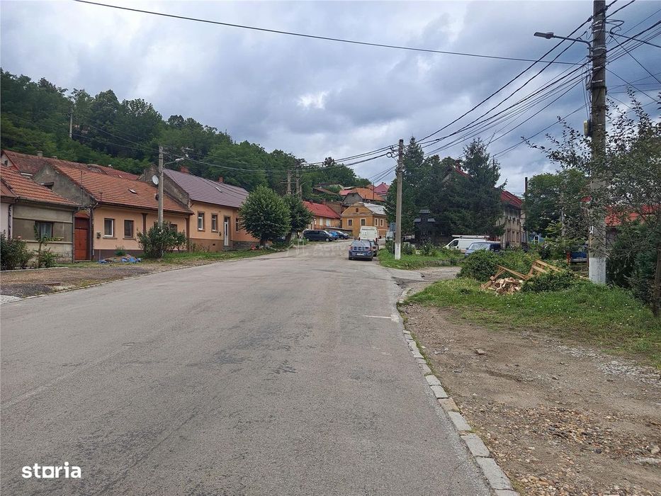 Oravita, Casa cu Spatiu Comercial, Zona Lacul Mic, Pret Negociabil