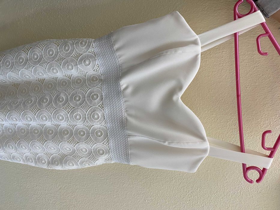 Дамска дантелена рокля L y n n e