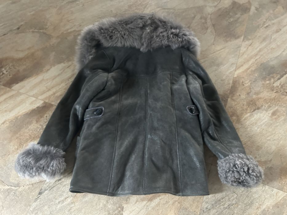 Haina din piele cu blana