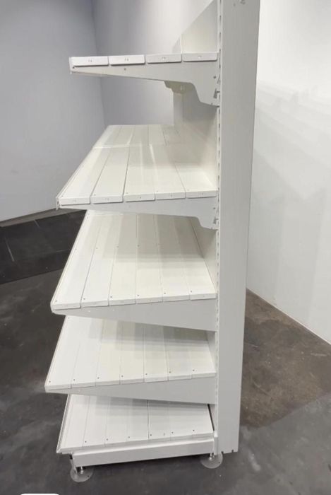 Rafturi pentru  magazin