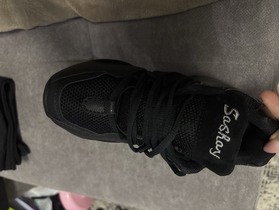 Кроссовки для танцев ( новые)