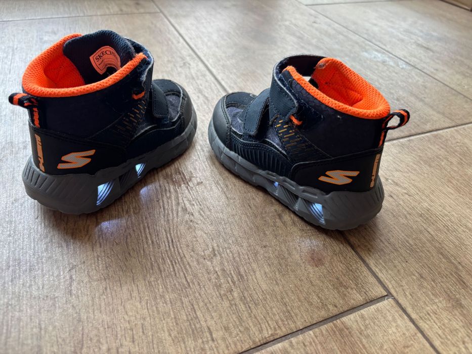 Vand adidasi Skechers 24 copii+ papuci de casa 25