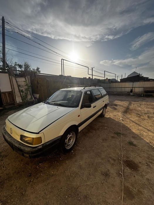 Volkswagen Passat 1992 г