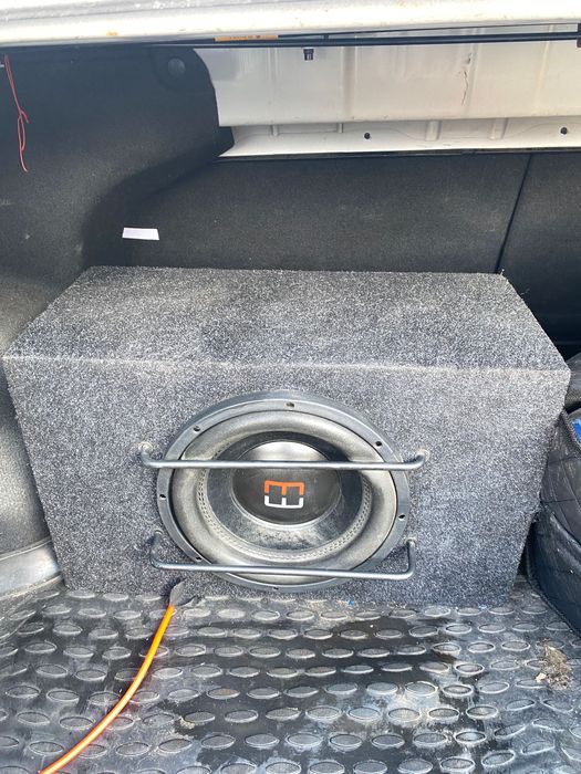 сабвуфер в хорошем состоянии