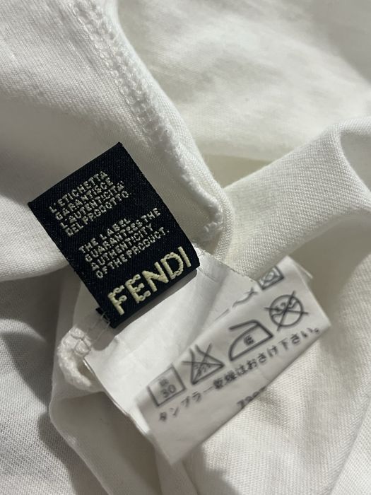 Fendi оригинална дамска тениска XS