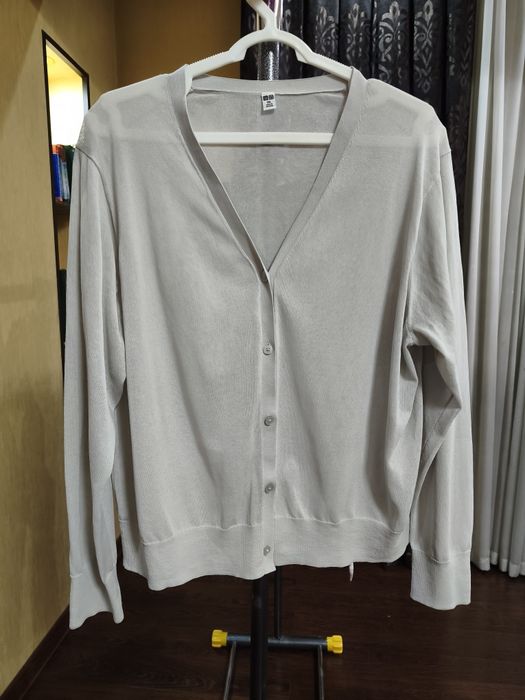 Легкий кардиган UNIQLO с защитой от UV