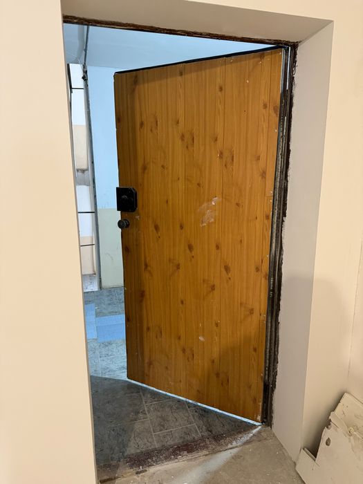 Железная дверь б/у