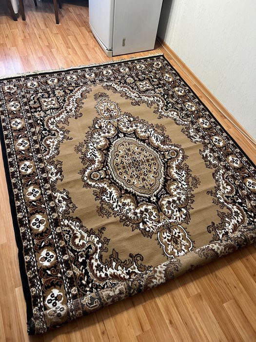 Продаю чистые ковры для дома/дачи