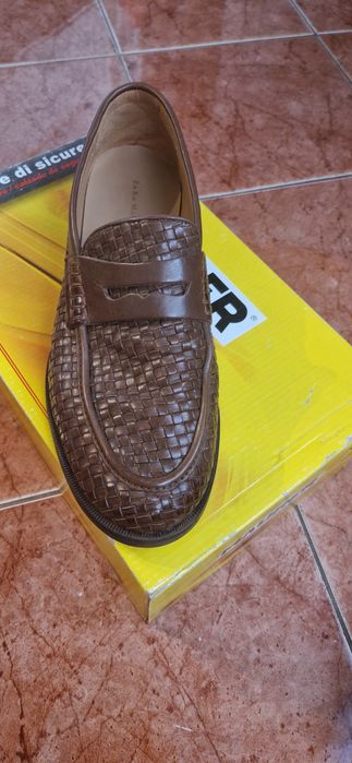 Vând doua perechi de mocasini maro mărimea 43 ambele