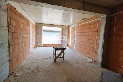 Продава се Тристаен апартамент в Варна, Виница - 105 кв.м за 729 €/кв.м - Снимка #2