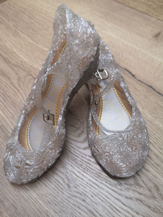 Гумени ботуши и сандали за госпожица