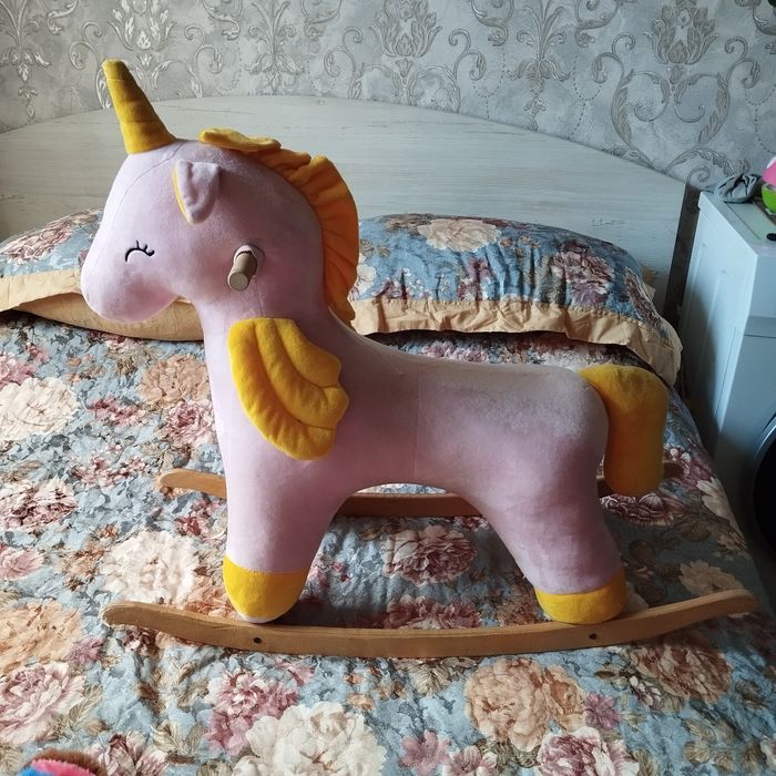 Продам лошадку-качалку