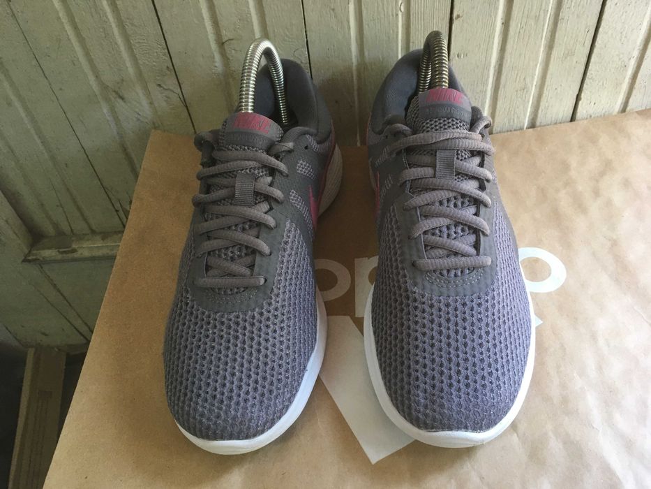 ''Nike Revolution 4''оригинални маратонки 39 номер