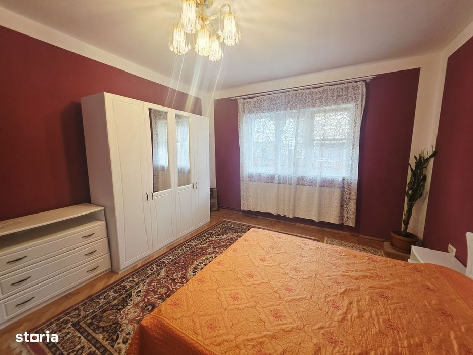 Inchiriez apartament 3 camere cu gradina